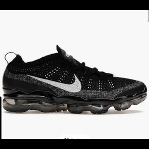 Nike Men's Black and Gray Athletic Shoes